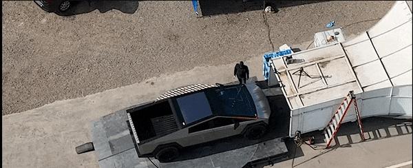 First look at Tesla Cybertruck Mega Wiper in action