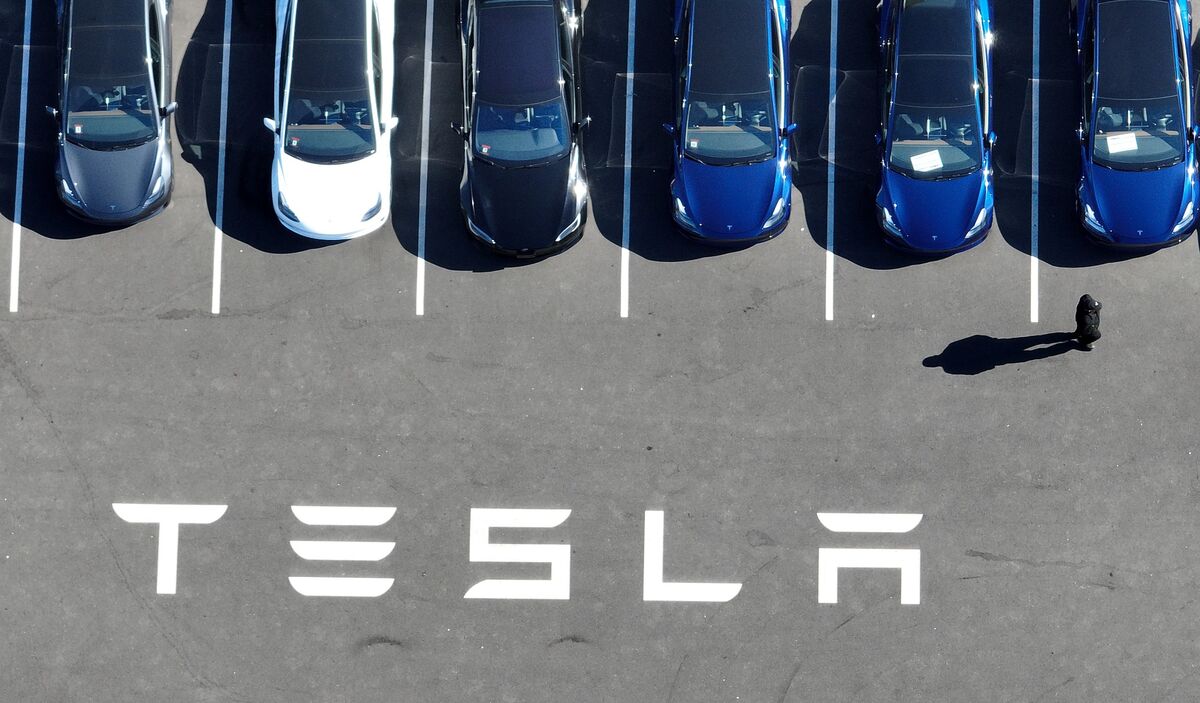 Tesla (TSLA) Rides Tech Rally to a 7-Month High as Good News Piles Up