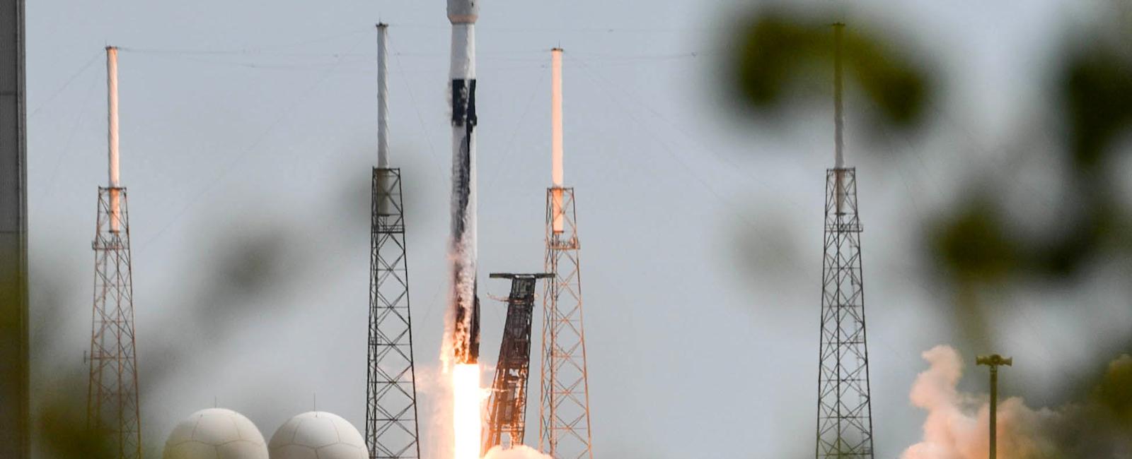 Cape Canaveral SpaceX Falcon 9 launch boosts more Starlink satellites