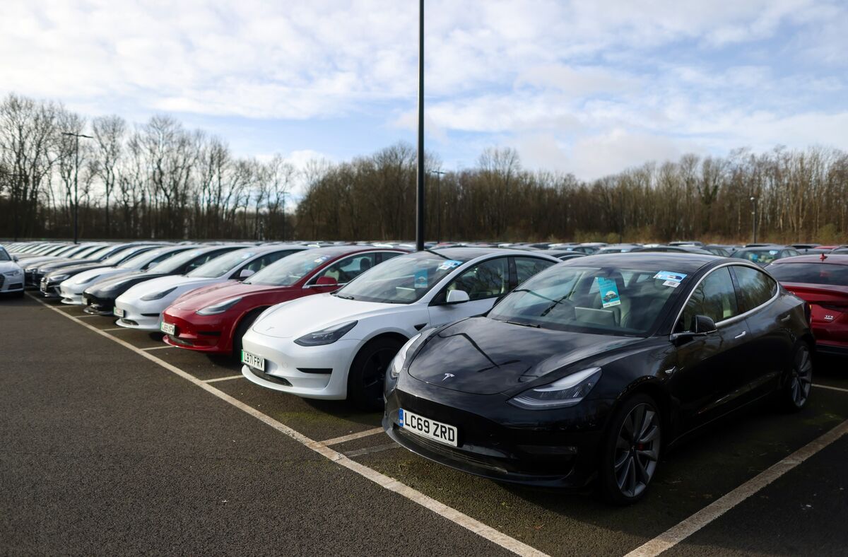 Four Reasons Tesla Prices Keep Changing