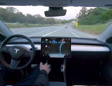 Tesla Is Giving Away A Free Month Of Full Self-Driving To Any Fool Who Will Trust It