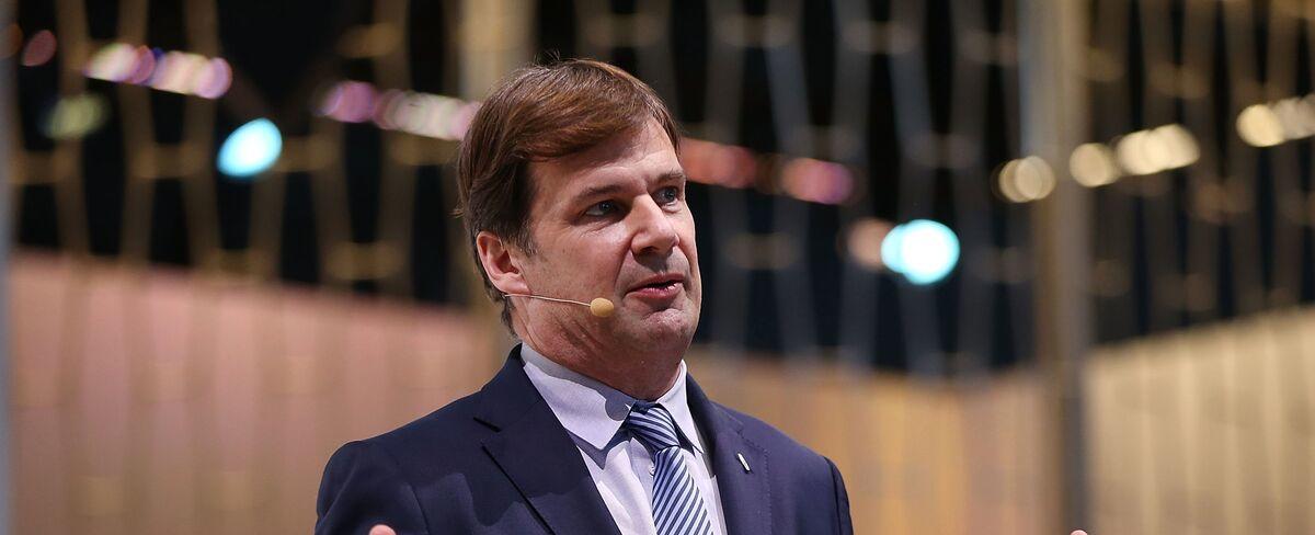 Ford Sidesteps Tesla, BYD Competition With New Oversized Electric SUV