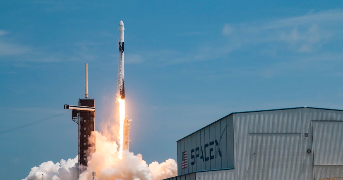 SpaceX Dragon spaceship carrying lots of fresh fruit to ISS | Digital Trends