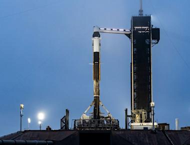 SpaceX rolls rocket to pad for Ax-3 astronaut launch (photos)