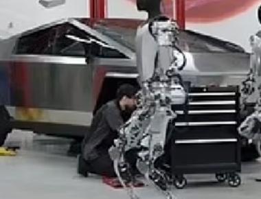 Malfunctioning Tesla robot attacked engineer at company's gigafactory in Texas – Report | New Straits Times