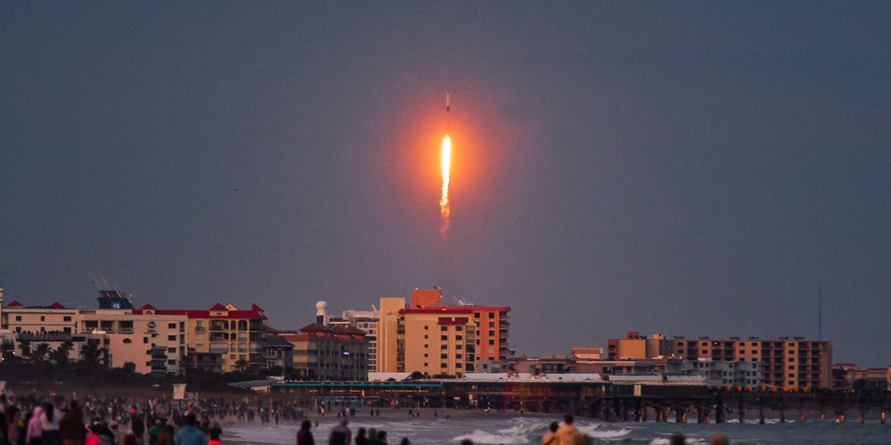 Elon Musk’s SpaceX Forges Closer Ties With U.S. Spy and Military Agencies