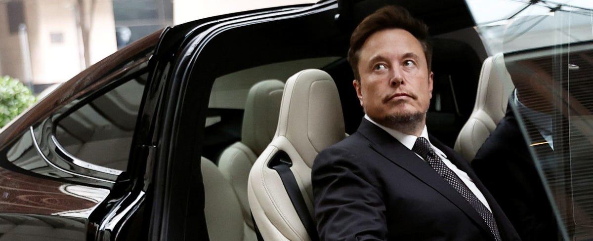 Musk's China Trip Ends With Burgers, Soft Drinks for 100 Tesla Workers