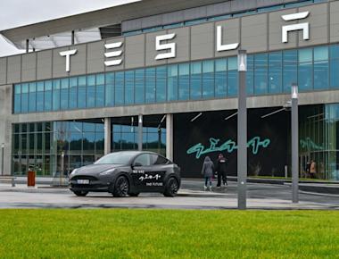 Tesla rejects calls for collective wage agreement at German factory