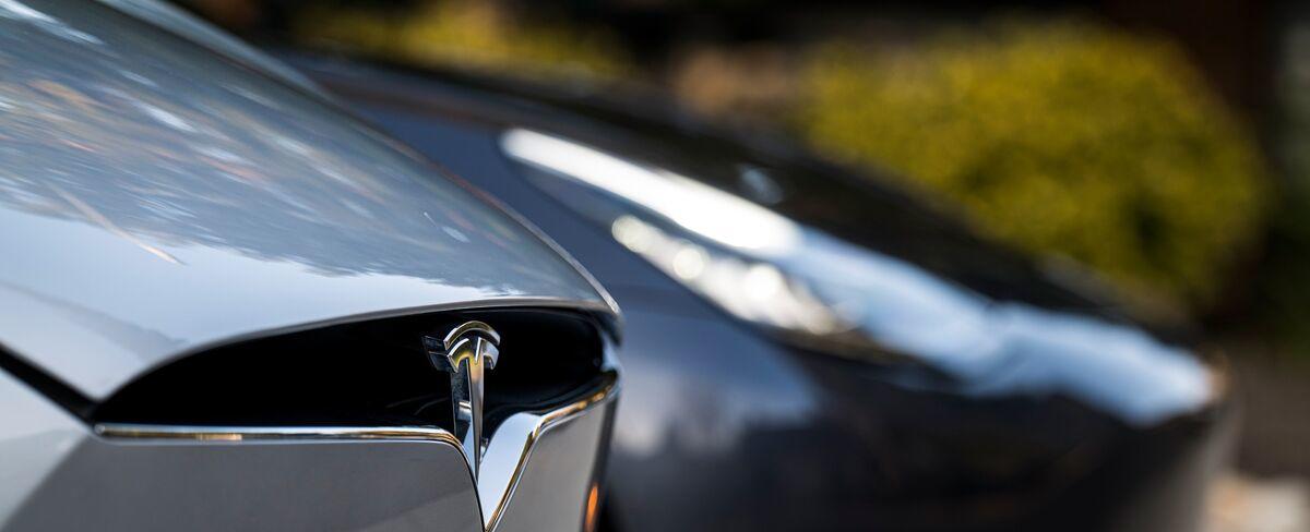 Tesla Lets Old Age Get the Best of Its Most Expensive Models