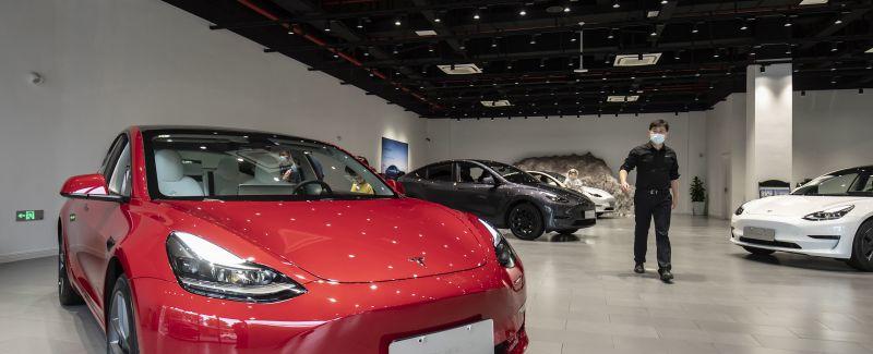 Tesla sales again fall short of production | CNN Business