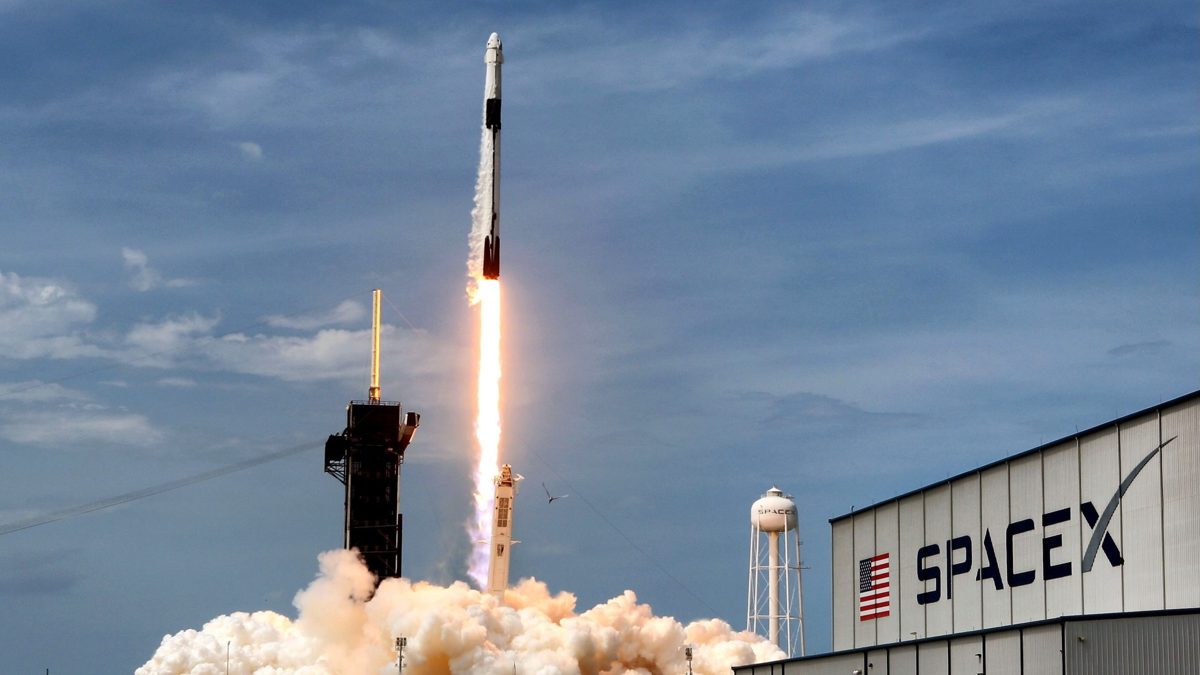FCC Lets SpaceX Deploy Satellites for Cellular Starlink, But With Restrictions