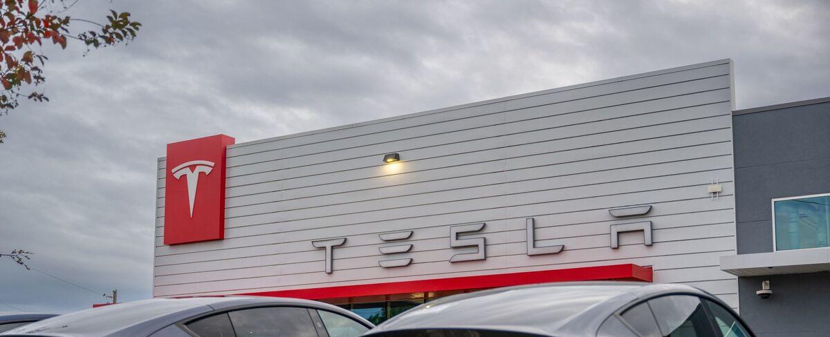 Tesla Rebound Bets Have Option Traders Turning to Leveraged ETF
