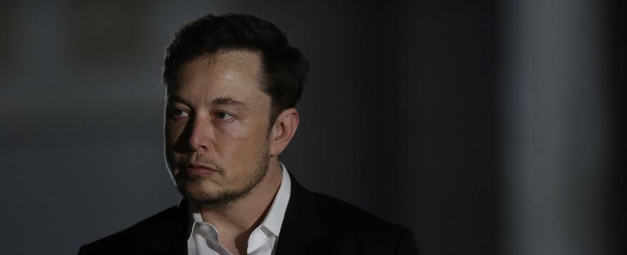 Elon Musk prepares to walk away from the smoking crater that was Twitter