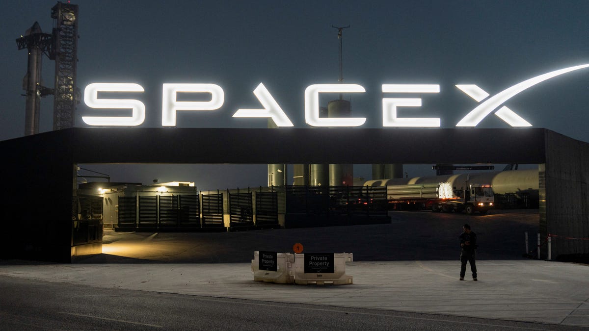 Elon Musk's SpaceX retaliated against employees, NLRB says