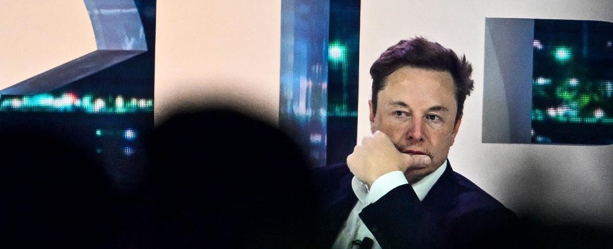 Emails Show SpaceX Bungled Elon Musk's Private Jet Privacy