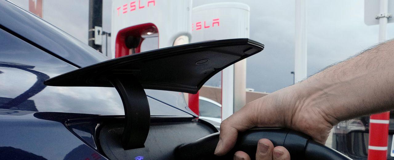 Tesla investors' top questions? This analyst says he has the answers