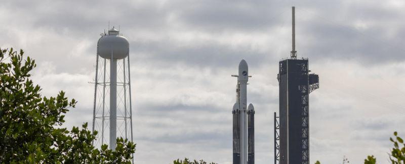SpaceX Falcon Heavy launches X-37B plane, one of the US military’s most fascinating secrets