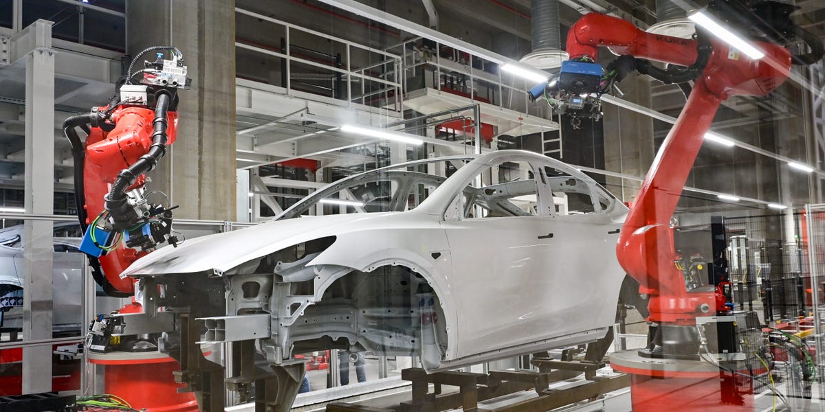 Tesla Staff at Gigafactory Have Shouting Matches, Fights: Report