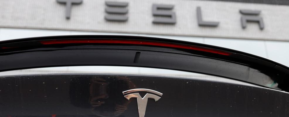Tesla recalls nearly all vehicles sold in US to fix system that monitors drivers using Autopilot | KOMO