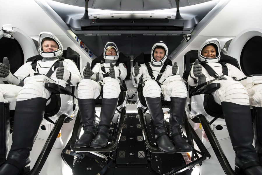 Camas astronaut Barratt ready for takeoff in SpaceX mission to space station in February