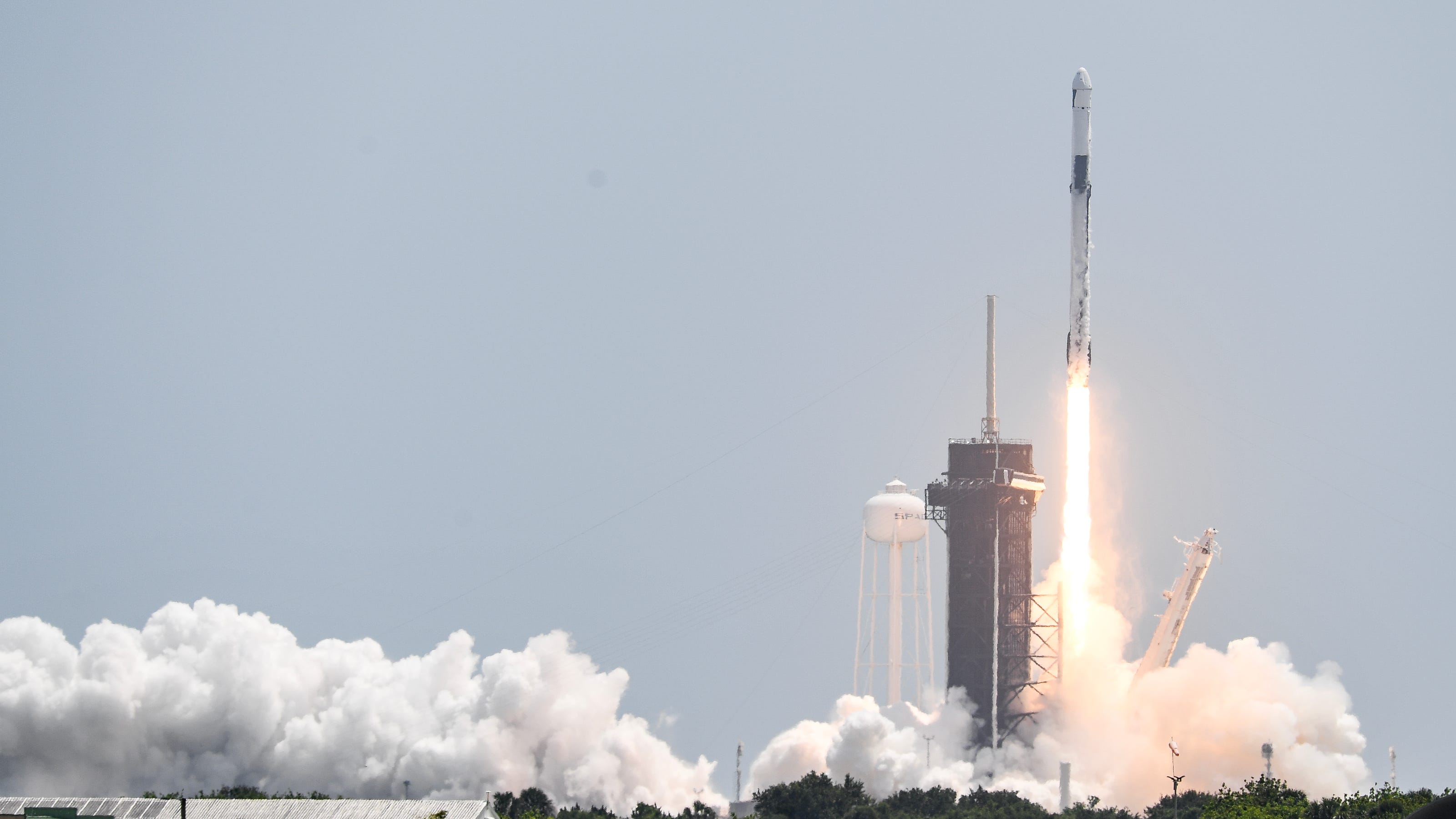 SpaceX launched a Dragon resupply run to the ISS Monday from KSC