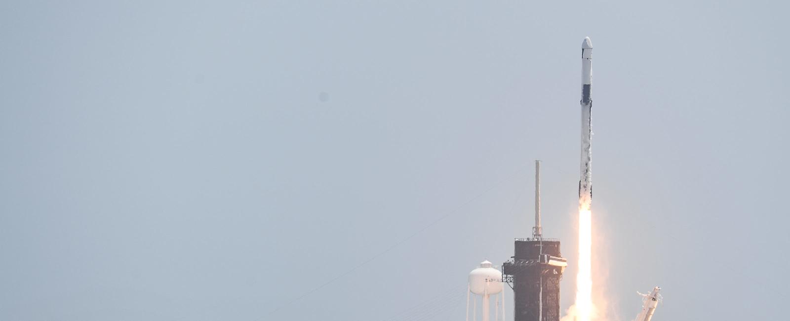 SpaceX launched a Dragon resupply run to the ISS Monday from KSC