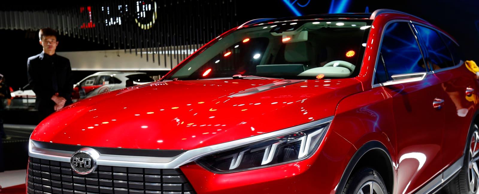 Tesla vs. BYD: Here's why one fund manager prefers the Buffett-backed automaker