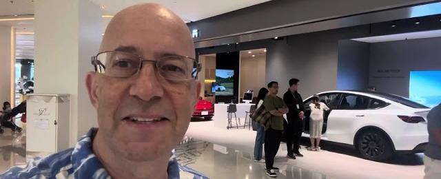 New Tesla Store - Bangkok Siam Paragon