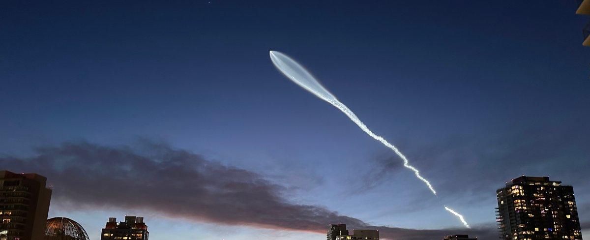 PHOTOS: San Diego residents gaze up in awe as SpaceX rocket dazzles SoCal sky
