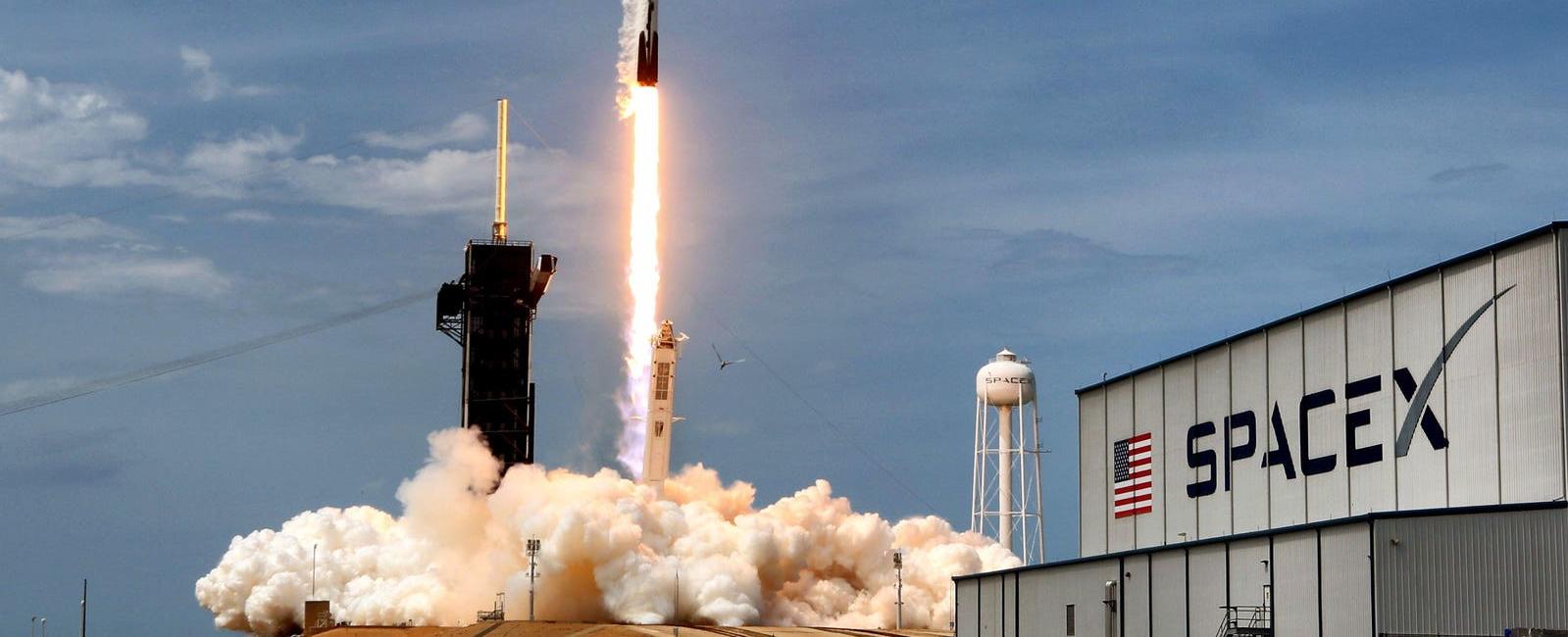 SpaceX Reportedly Valued At $180 Billion In Insider Share Sale