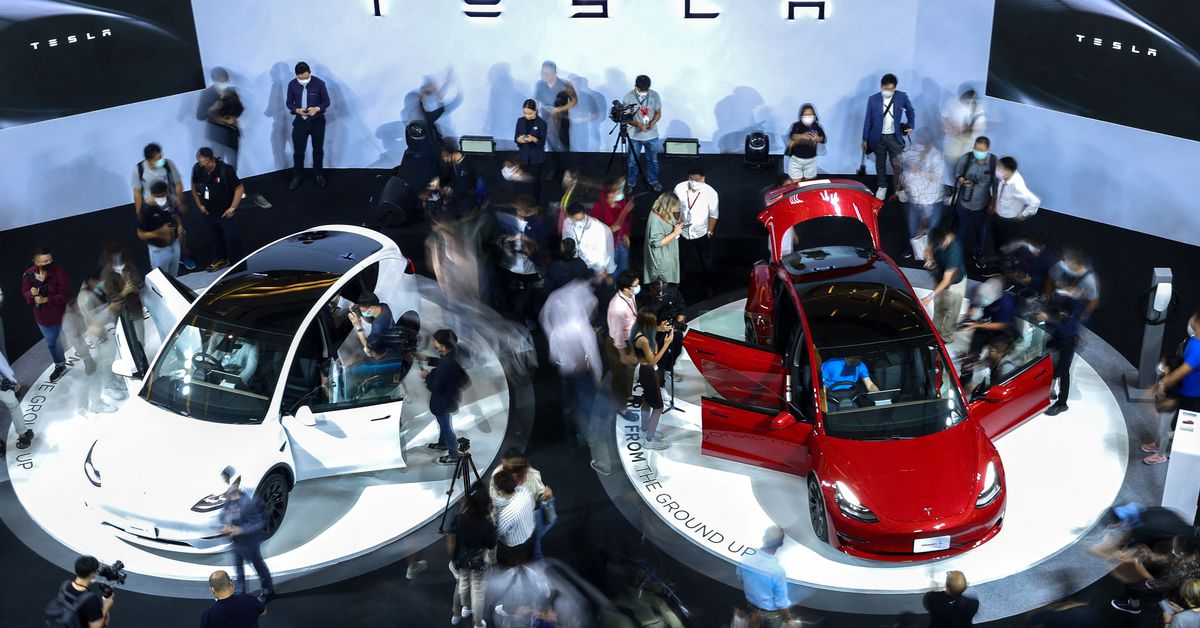 Tesla cuts US prices ahead of earnings report