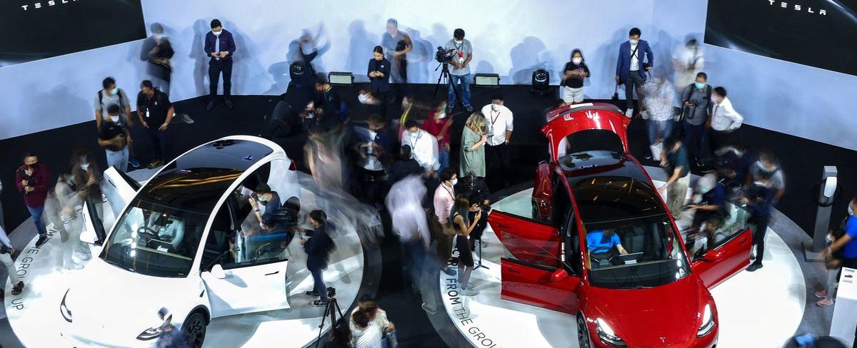 Tesla cuts US prices ahead of earnings report