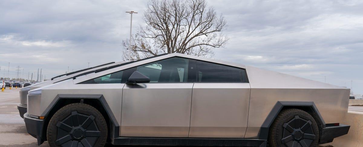 This Might Be the Most Comprehensive Tesla Cybertruck Video yet