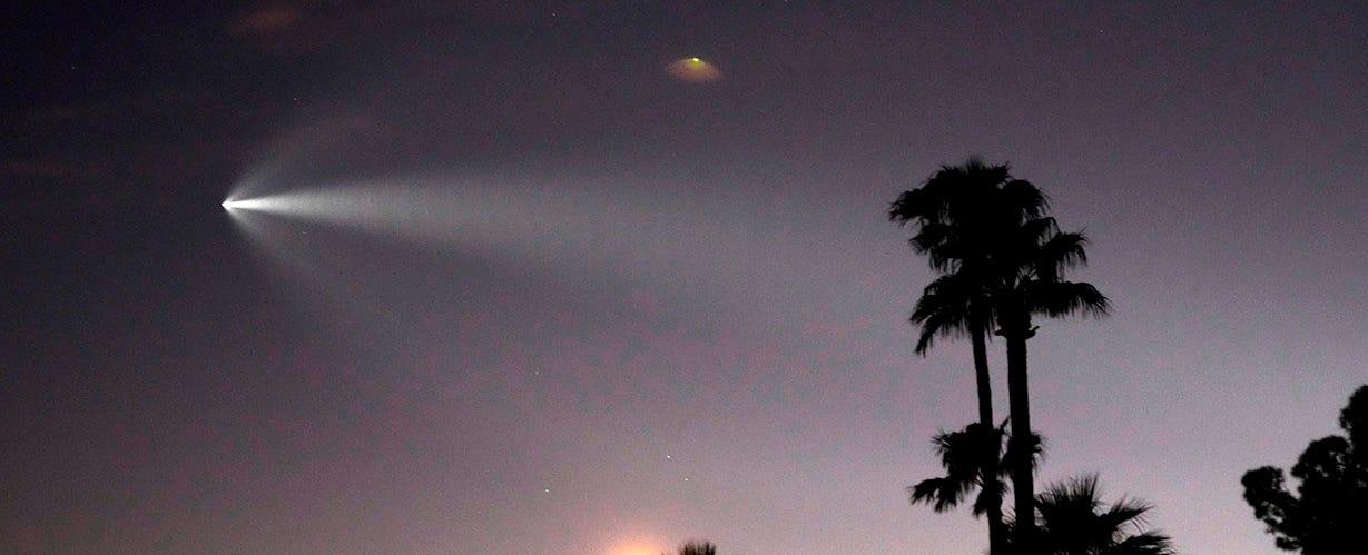 SpaceX Starlink satellite train in the Arizona sky May 4