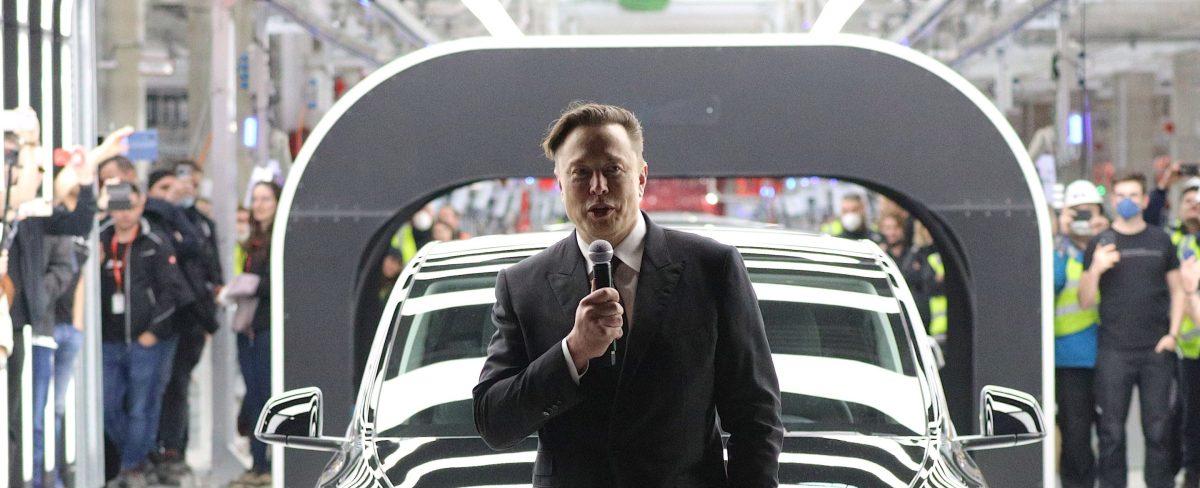 Tesla, Boeing sign on to Al Gore-backed emissions database