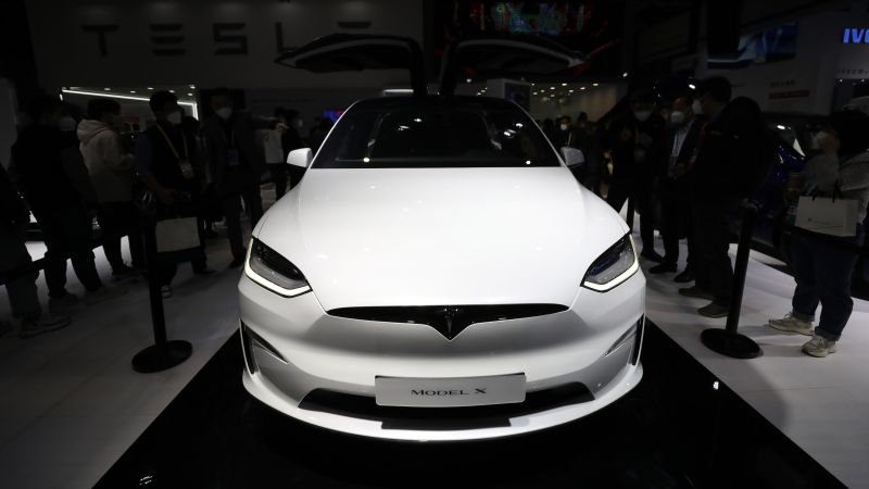 Tesla recalls over 120,000 cars over door risks | CNN Business