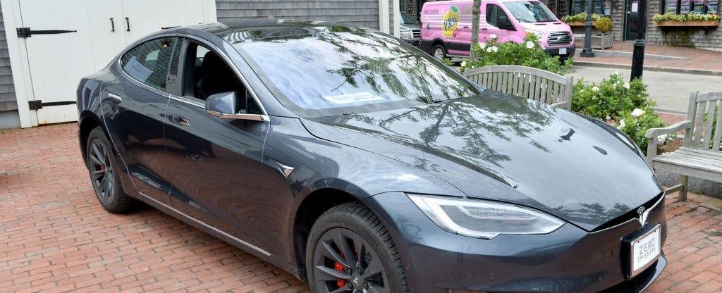 Tesla Video Appears to Show a Man Setting the EV on Fire: Report