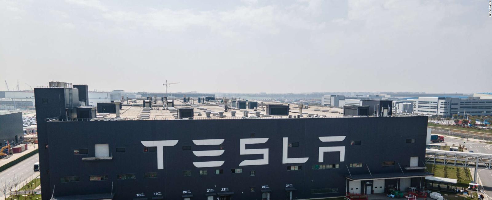 Tesla anuncia la apertura de una fábrica de baterías en China | Video