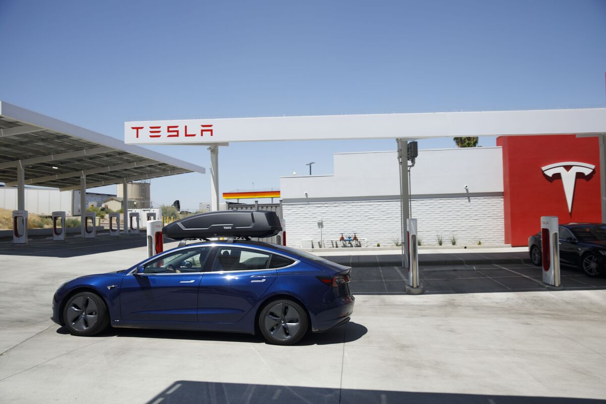 Tesla Offers Months of Free Fast-Charging to Move Inventory of Model 3 Cars
