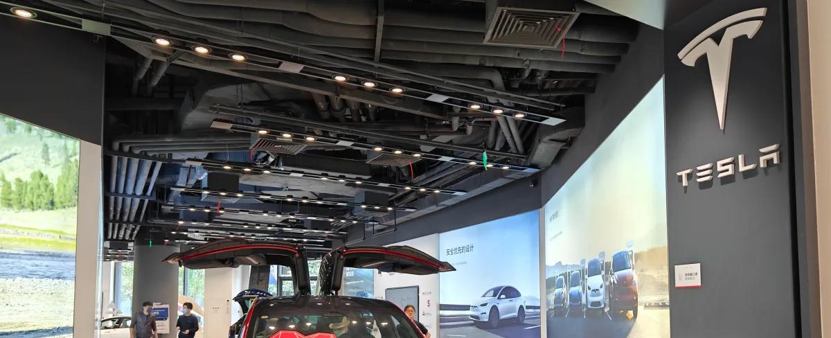 Even the cheapest Tesla Model 3 now qualifies for the full $7,500 tax credit | Engadget