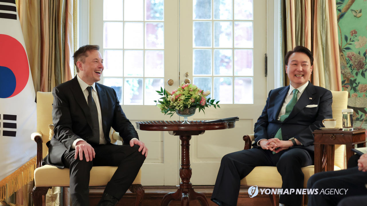 Elon Musk meets the South Korean President to discuss plans for the next Asia-Pacific Tesla Gigafactory - Tesla Oracle