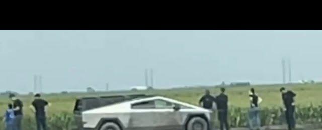 Rare vision of a Tesla Cybertruck stuck in mud pit