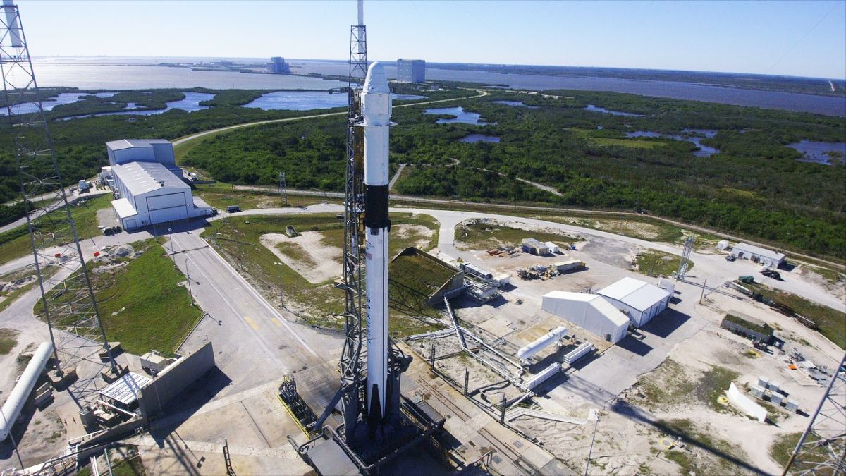 You can watch SpaceX launch 21 Starlink V2 satellites on April 19