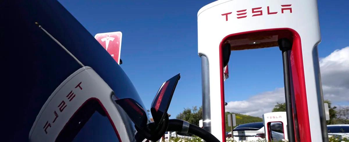 Tesla leak reportedly reveals thousands of Autopilot safety complaints | Engadget