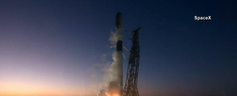 SpaceX launches Falcon 9 rocket sending 22 satellites into orbit