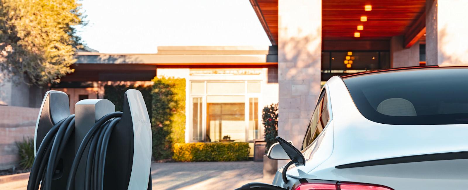 H-E-B in southwest Austin to become Tesla showroom