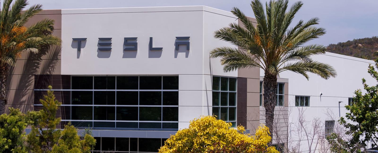 Goldman Sachs says Boeing and Tesla are top buys ahead of earnings