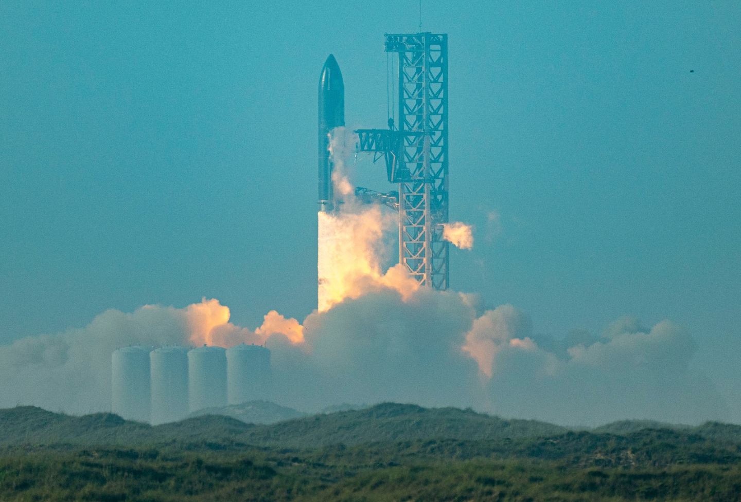 SpaceX Starship explosion started fire and sent debris flying, feds say