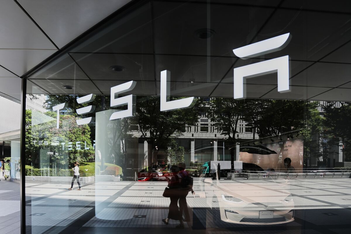 Tesla Faces 5,977 Black Workers in Factory Racism Lawsuit