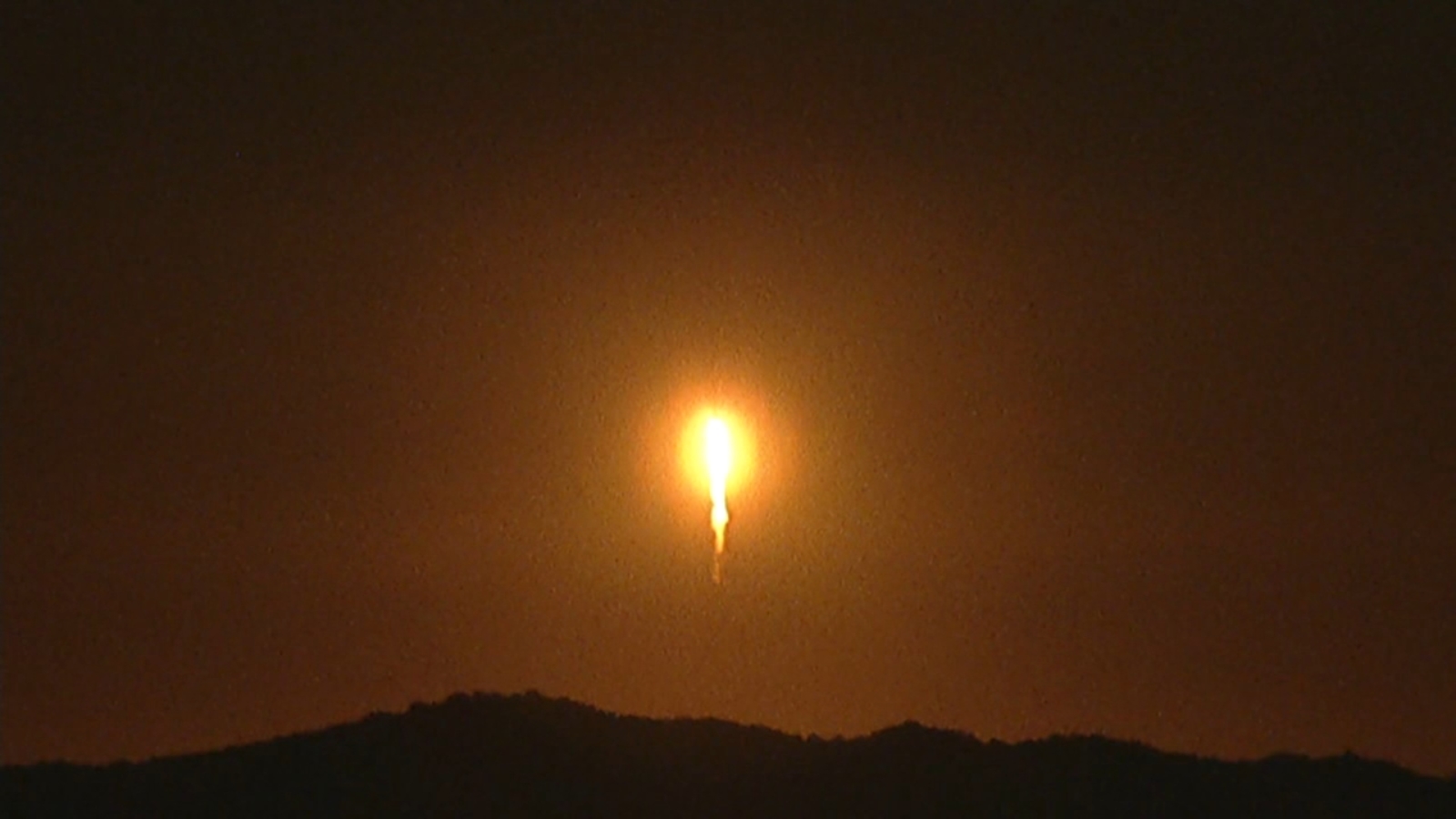 SpaceX launch lights up the Southern California skies as Falcon 9 delivers more Starlink satellites to network